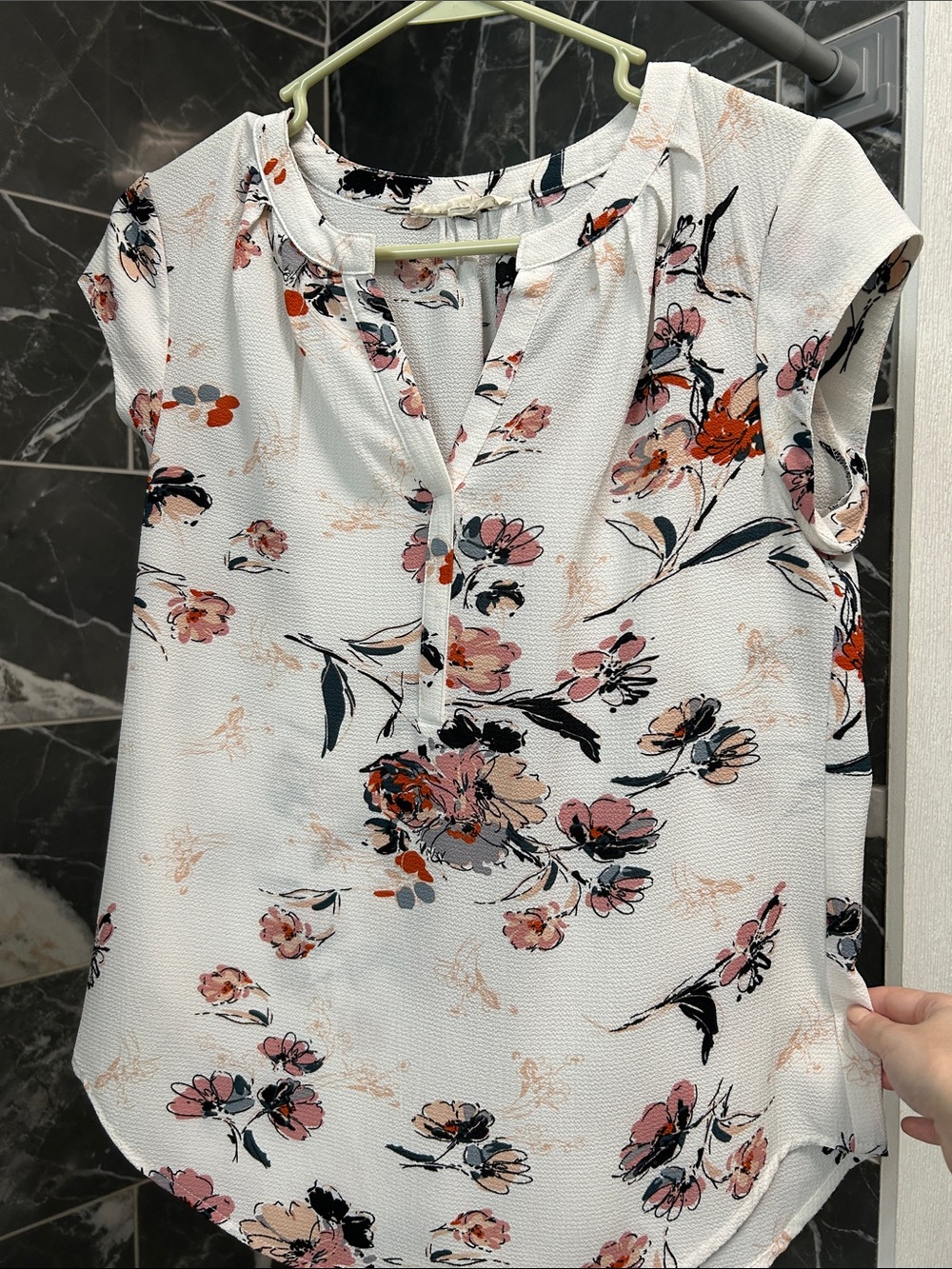 fun 2 fun White Floral V-Neck Cap-Sleeve Top with Pink & Coral Accents